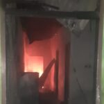 Warga Panik..!! Tarian Maut Si Lidah Merah Bikin Rumah Rata Tanah..!!