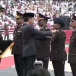 Paten Dibilang Enggak Kelen Bilang, Tengok Nihh..!! Disematkan Jokowi, Aiptu Zunaidi Sembiring Raih Tanda Kehormatan Bintang Bhayangkara..!!
