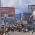Makjangg…Ngeri Kali Laee..!! Batu Terbang, Kayu Melayang, Karnaval HUT ke 78 RI di Madina Jadi Ajang Baku Hantam..!!