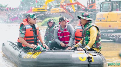 Woii…Anak Medann…Kelen Dengar Nihh..!! Buang Sampah ke Sungai Penjara Tiga Bulan atau Denda Rp 10 Juta..!!