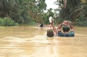 Duhh..!! Rumah Warga di 15 Kecamatan Jadi “Kolam”, 635 Orang Mengungsi..!!