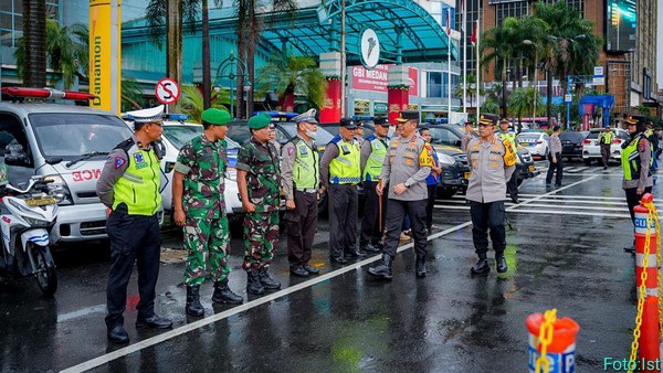 Terima Kasih Pak Poll..!! Poldasu Pastikan Seluruh Gereja Aman: Selamat Beribadah Natal..!!