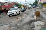 Duhh..!! Walaupun Bupati DS Anak Tanjung Morawa Jalan Tetap Berlubang..!! Camat Tamora di Mana..??