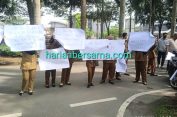 Korban Pejabat Deli Serdang Mirip Preman Demo: Tolong Kami Pak Bupatii..!! Kalak BPBD Diadukan ke Kejari..!!