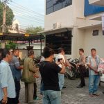 Haiyaa…Kamsia Loo..!! Kapolsek Medan Baru-Yayasan Lansia Merdeka Tebar 600 Paket Beras ke Tukang Becak..!!