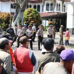 Demo ke DPRD..!! Kapolres Karo Ajak Buruh Jaga Kamtibmas Saat Aksi Peringatan May Day..!!