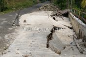Baru Diperbaiki, Ruas Jalan di Desa Penungkiren STM Hilir Kembali Amblas..!!