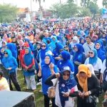 Woww..!! “Tsunami” Massa Hadiri Jalan Santai Cabup Deli Serdang No 3 HM Yusuf Siregar-Bayu Sumantri Agung, Lapangan Segitiga Lubuk Pakam “Membiru”..!!