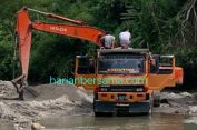 Jangan Tanya Kenapaa..?? Sungai Seruai Sibiru-biru “Diobok-obok” Pengusaha Tambang Ilegal, Polisi Diam Saja..!!