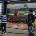 Dimanjakan Musik Tradisional..!! Jumlah Penumpang Bandara KNIA Meningkat Selama Libur Nataru..!!