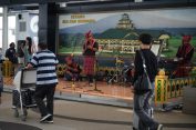 Dimanjakan Musik Tradisional..!! Jumlah Penumpang Bandara KNIA Meningkat Selama Libur Nataru..!!