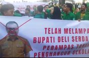 Disangka Suhu Rupanya Cupu..!! Bupati dan Wakil Bupati Deli Serdang Dilempari Massa Al Washliyah: Wajah “Pucat” dan Sempat “Melarikan Diri”..!!