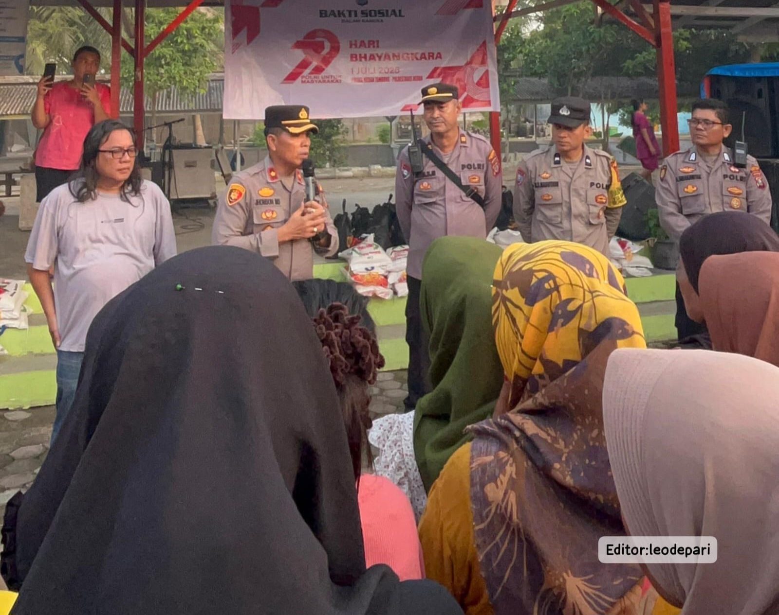 Terima Kasih Pak Poll..!! Jelang HUT ke 79 Bhayangkara, Polsek Medan Tembung Bagikan Bansos ke Warga dan Nelayan..!!