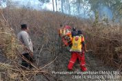 Salutt..!! Peralatan Minim: Polsek Tigapanah, Koramil, Manggala Agni dan Warga Berjibaku Padamkan Kebakaran Hutan di Pengambaten Karo..!!