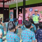 Kunjungi TK Kemala Bhayangkara..!! Sat Lantas Polres Karo Terus “Gentayangan” Sosialisasikan Operasi Patuh Toba 2025..!!