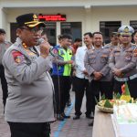 Happy Birthday Komandann..!! Kapolres Tanah Karo Terharu Terima Kue Ultah dari Anggota: Jadikan Kekompakan Ini Penyemangat Melayani Masyarakat..!!