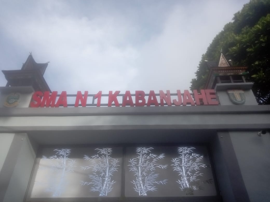 LSM TKN Kenziro Siapkan Bukti..!! Dilanda Isu Korupsi Dana BOS dan Pungli, Kasek SMAN I Kabanjahe Ogah Dikonfirmasi..!!