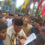 Gaspol Kawann..!! Sampaikan 7 Tuntutan, Massa Mahasiswa “Goyang” DPRD Deli Serdang..!!