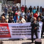 Woii…Pejabat, Jangan Main-main Kelen Yaa..!! Massa Demo DPRD Karo: Sahkan RUU Perampasan Aset, Bersihkan “Bumi Turang” dari Judi dan Narkoba..!!