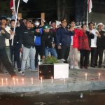 Dukung Aktivis yang Gugur..!! GMNI dan GERTAK Aksi Nyalakan Lilin di Pintu Gerbang Kantor DPRD Karo..!!