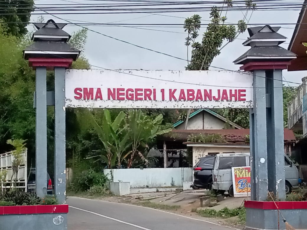 Kasus Dugaan Korupsi..!! Kasek SMAN 1 Kabanjahe dan Kacabdisdik Wilayah IV Kompak “Tutup Mulut”, Somasi Warga tak “Diterge”..!!
