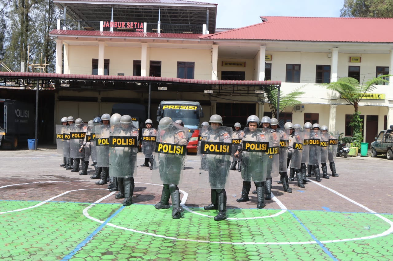 Ada Apaa..?? Polres Tanah Karo Latihan Tingkatkan Kemampuan Pengendalian Massa..!!