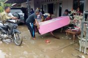 Alamakk…Ngeri Kali Bahh..!! Rakyat Merana Diterjang Banjir, Bupati Deli Serdang tidak Kelihatan..!!