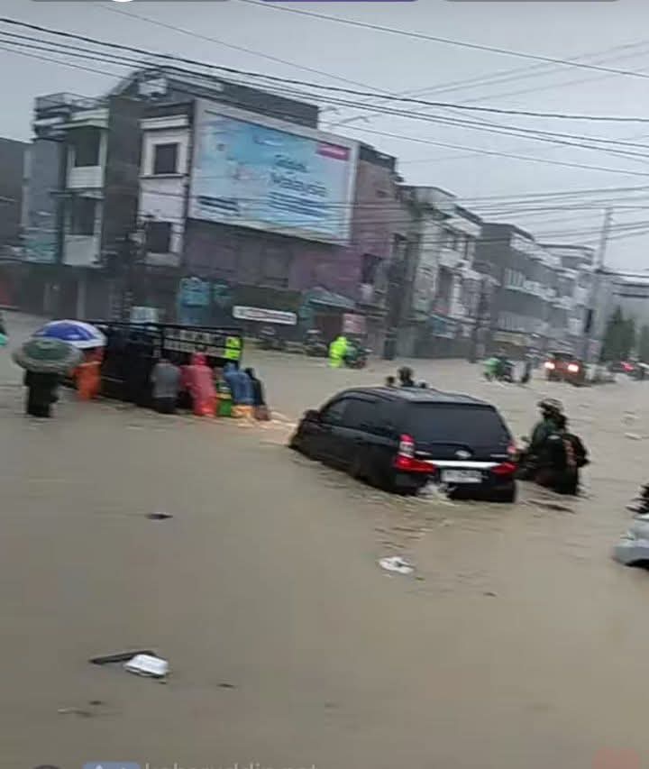 Waspadalahh…Waspadalahhh…!!Sumatera Utara Dikepung Bencana, Banjir dan Longsor di Mana-mana..!!