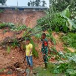 Curah Hujan Tinggi..!! Longsor di Sibiru-biru dan STM Hilir Tutup Badan Jalan, Gedung SD Santa Maria Penen Nyaris Ambruk..!!
