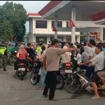BBM Langka..!! SPBU Pasar 6 Sibiru-biru “Dikepung” Warga, Polsek dan Koramil Turun Tangan..!!