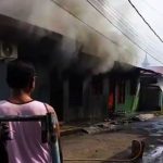 Warga Heboh..!! Dua Rumah Semi Permanen di Sunggal Ludes Dilalap Si jago Merah..!!