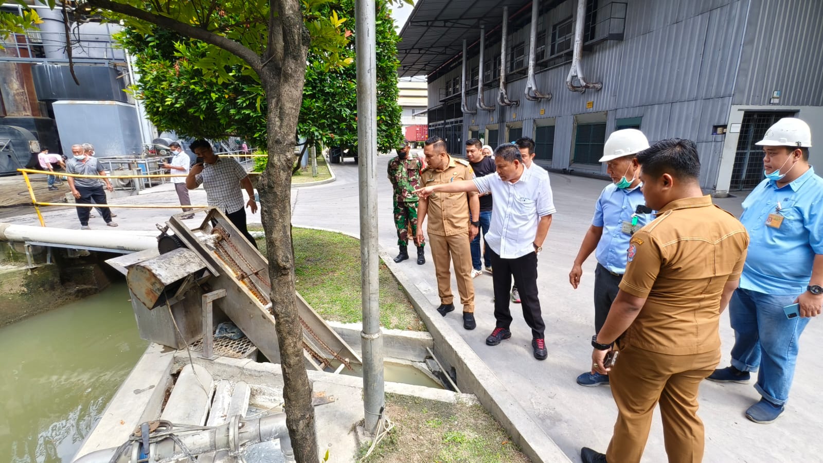Terduga Penyebab Banjir..!! Wakil Ketua DPRD Deli Serdang Kuzu SW Tarigan Sidak ke PT Universal Gloves Patumbak..!!