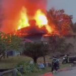 Jangan Tanya Polisi di Manaa..?? Emak-emak Pengajian Ngamuk, Rumah Bandar Sabu Ludes Dibakar..!! Siapa Menyusull..??
