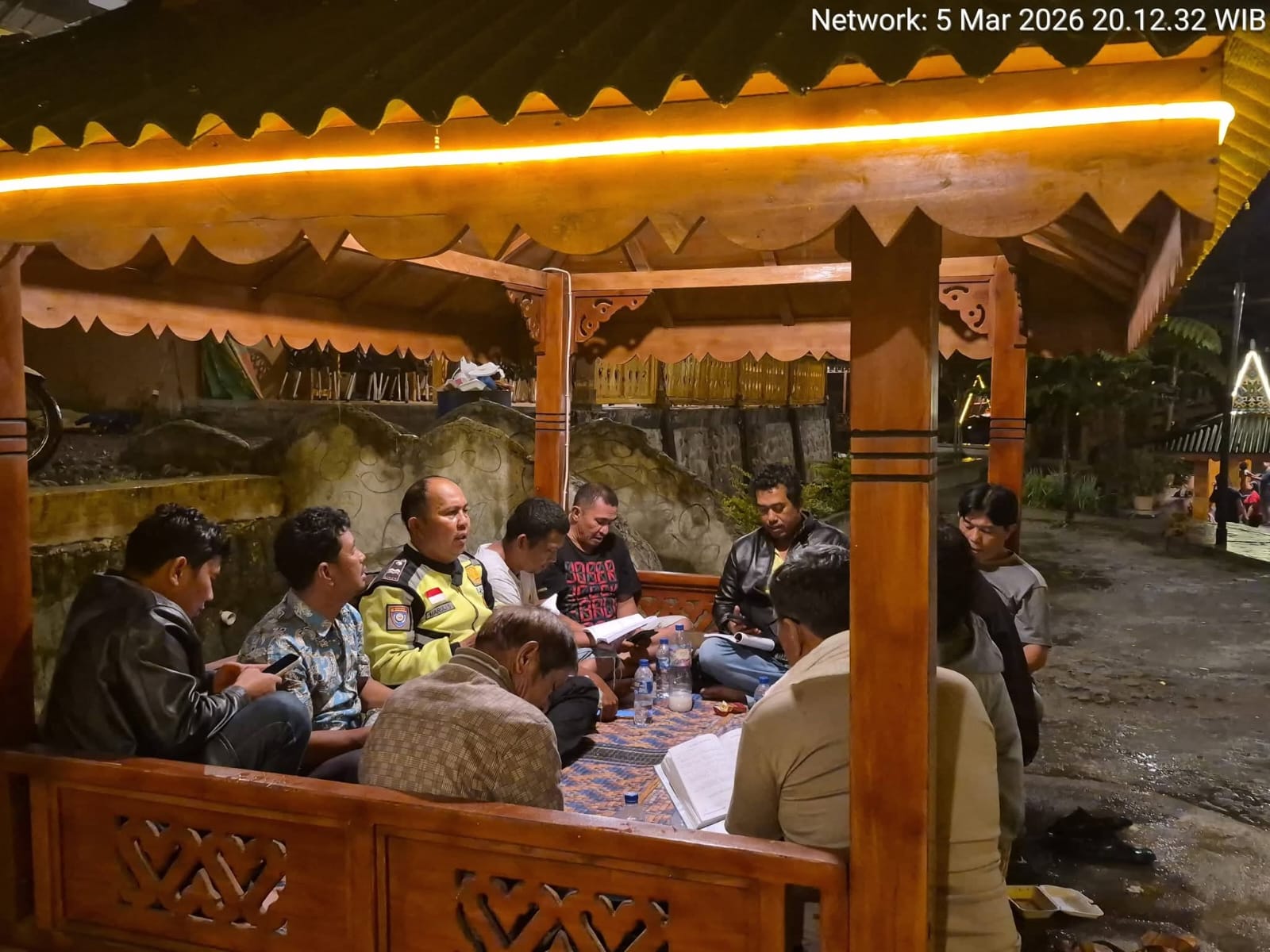 Pererat Hubungan..!! Personil Binmas Polres Tanah Karo Ikuti Ibadah Lapangan Jemaat GBKP Ketaren..!!