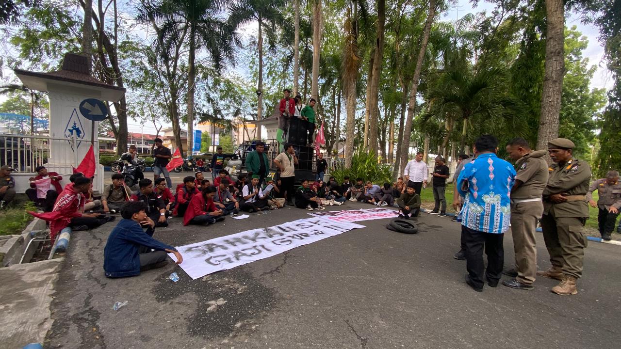 Ngerinya Deli Serdang..!! Bupati Arogan dan Omon-omon, Guru Paruh Waktu Mirip Budak Disuruh Kerja tidak Digaji..!!