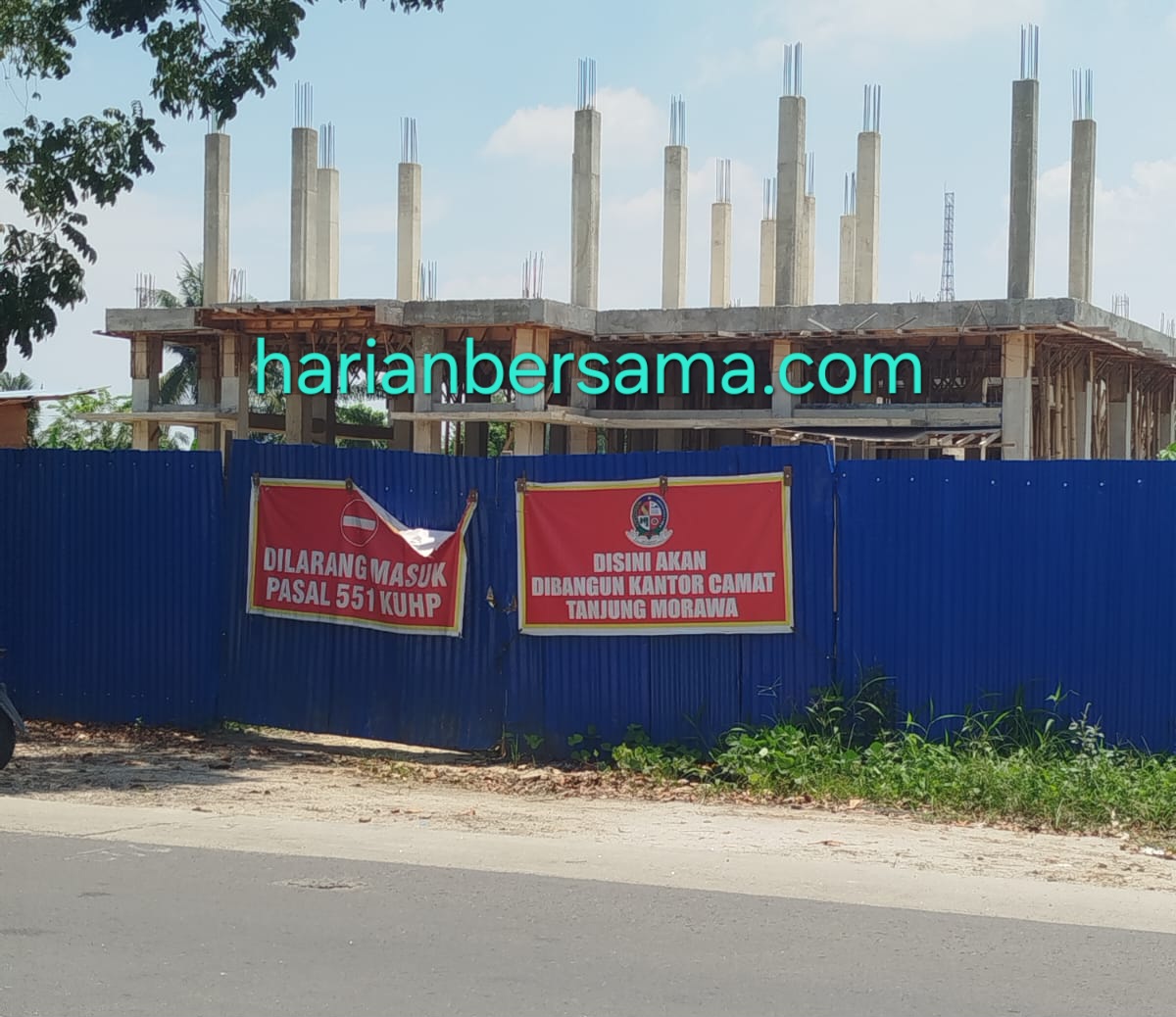 Hiii…Terancam Jadi “Rumah Hantu”..!! Pembangunan Kantor Camat Tanjung Morawa Mangkrak, Dibangun di Atas Tanah Sengketa..!!
