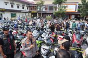 Putra Batak Ni Laee…Bukan “Kaleng-kaleng”..!! Polrestabes Medan Gerebek 8 Gudang, Ratusan Ranmor Bodong dan 37 Orang Diamankan..!!