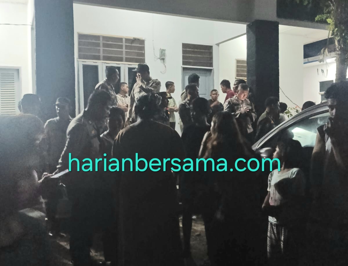 Kampanyekan Cakades..!! Rumah Dinas Camat Bangun Purba Anak Buah Bupati Deli Serdang Dikepung Massa..!!