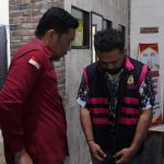 Menyerah..!! Pembabat Kayu Hutan Siosar Ditahan Kejari Karo..!!