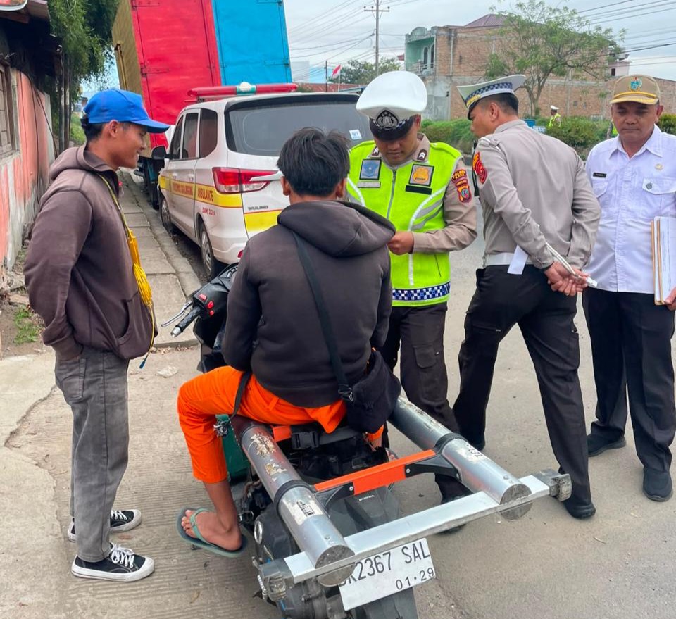Operasi Sadar Pajak..!! Satlantas Polres Karo Tindak 34 Kendaraan dan Layani Pembayaran Pajak di Tempat..!!