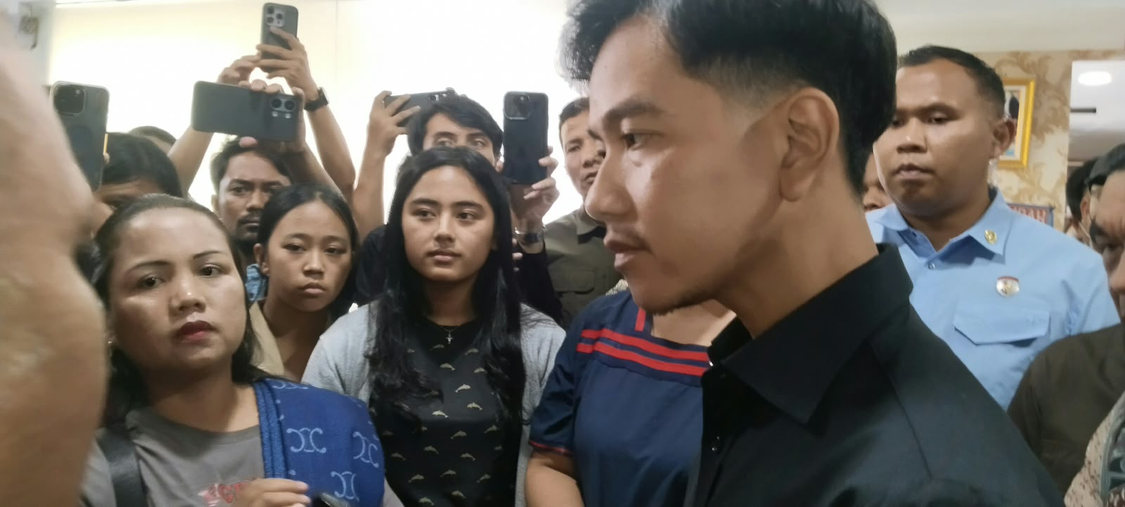 Sempat “Memanas”..!! Lima Siswa Korban Keracunan MBG di Karo Dilarang Bertemu Wapres Gibran..!!