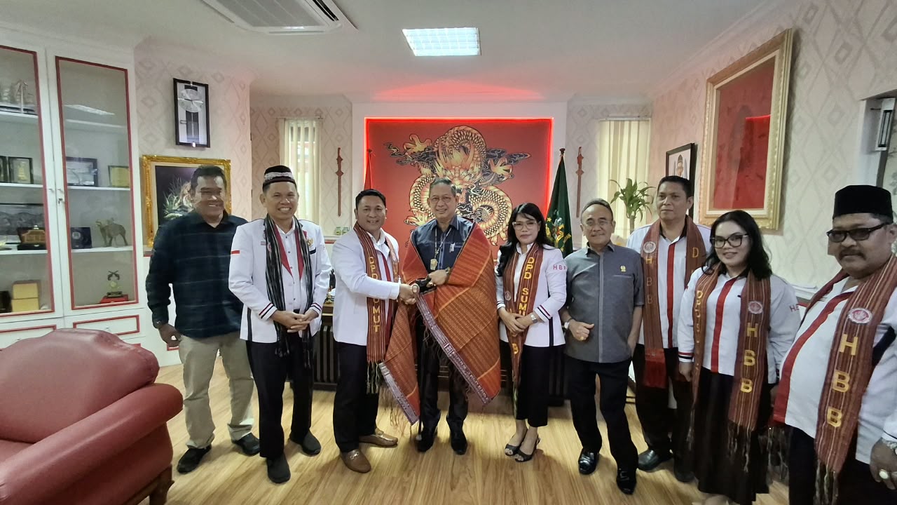 Audiensi ke DPRD Kota Medan..!! Wong Chun Sen Siap Bergotong Royong Sukseskan Mubes dan Pelantikan HBB..!!