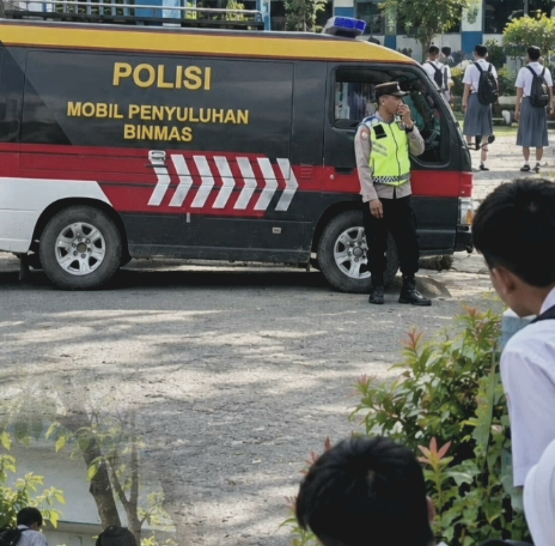 Keliling dari Sekolah ke Sekolah..!! Sat Binmas Polres Karo Imbau Pelajar Jangan Bolos dan Nakal..!!